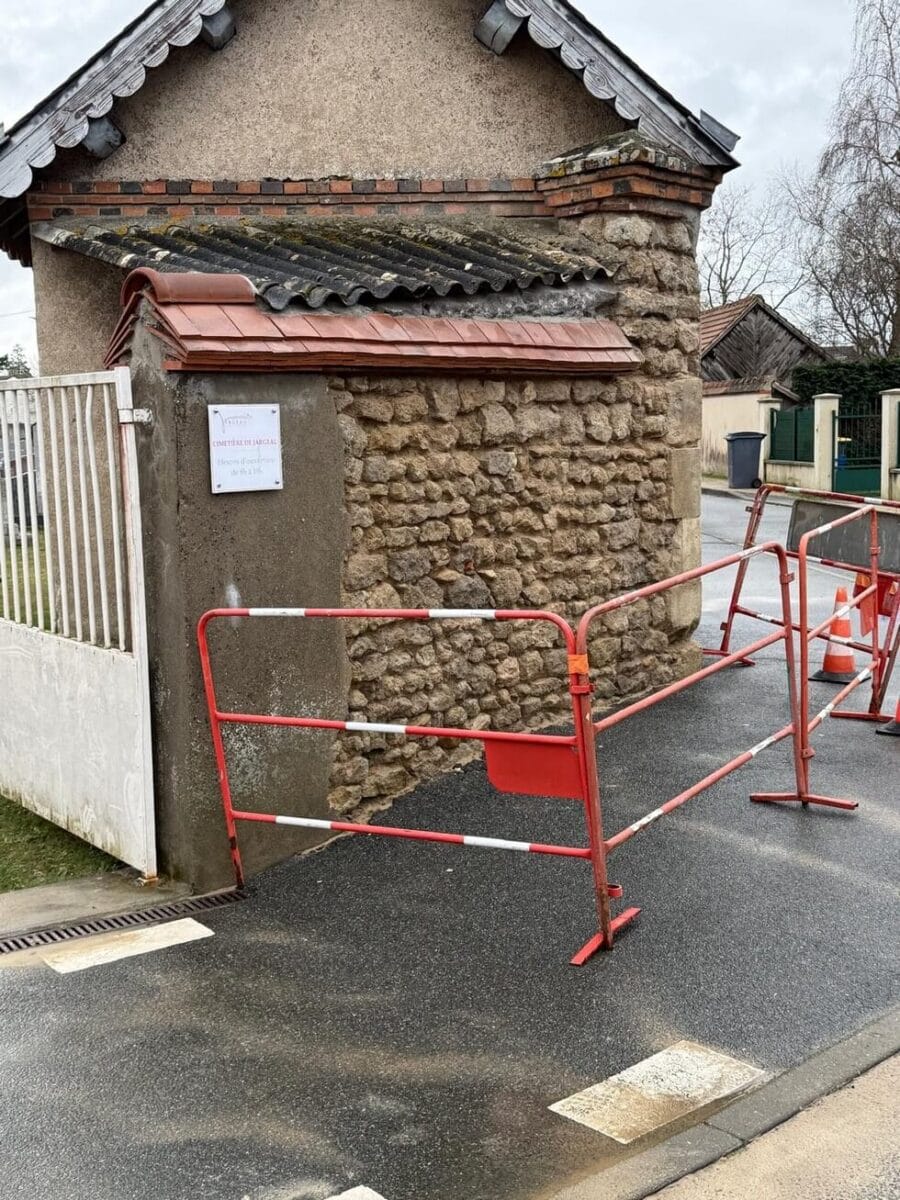 Réfection du mur d’enceinte du cimetière de Jargeau Réfection du mur d’enceinte du cimetière de Jargeau