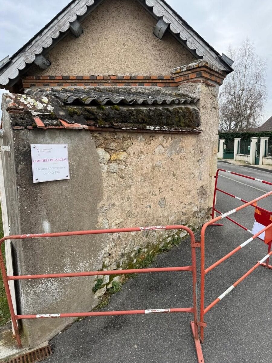 Réfection du mur d’enceinte du cimetière de Jargeau Réfection du mur d’enceinte du cimetière de Jargeau